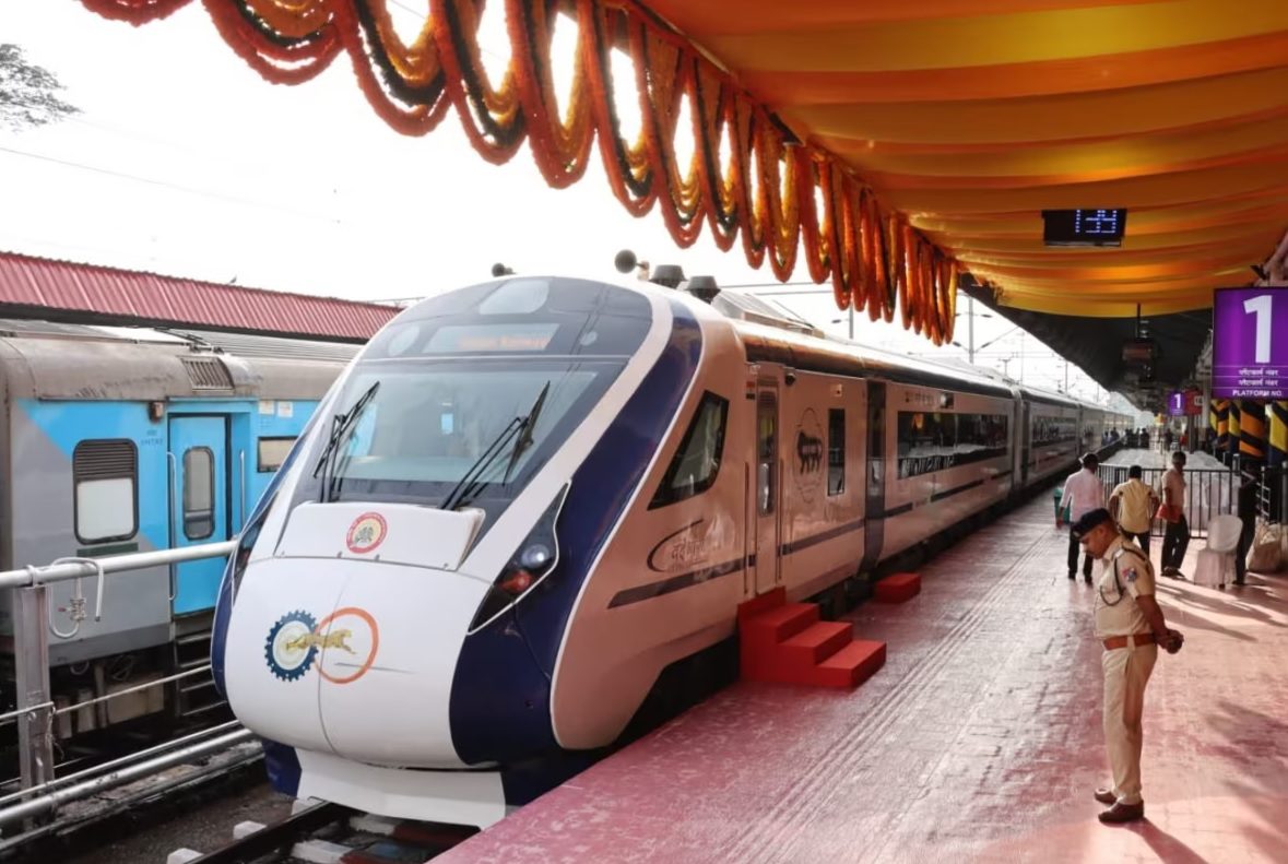 रेलवे ने शुरू की नई सुपरफास्ट ट्रेन, यात्रियों को मिलेगा तेज़ और आरामदायक सफर