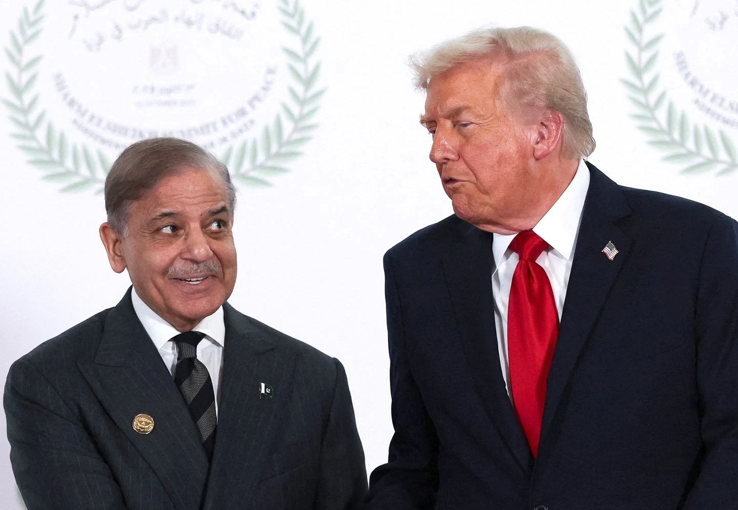 डोनाल्ड ट्रंप का बड़ा बयान: पाकिस्तान की तारीफ, बोले – “डील हुई तो मैं भी जा सकता हूं इस्लामाबाद”