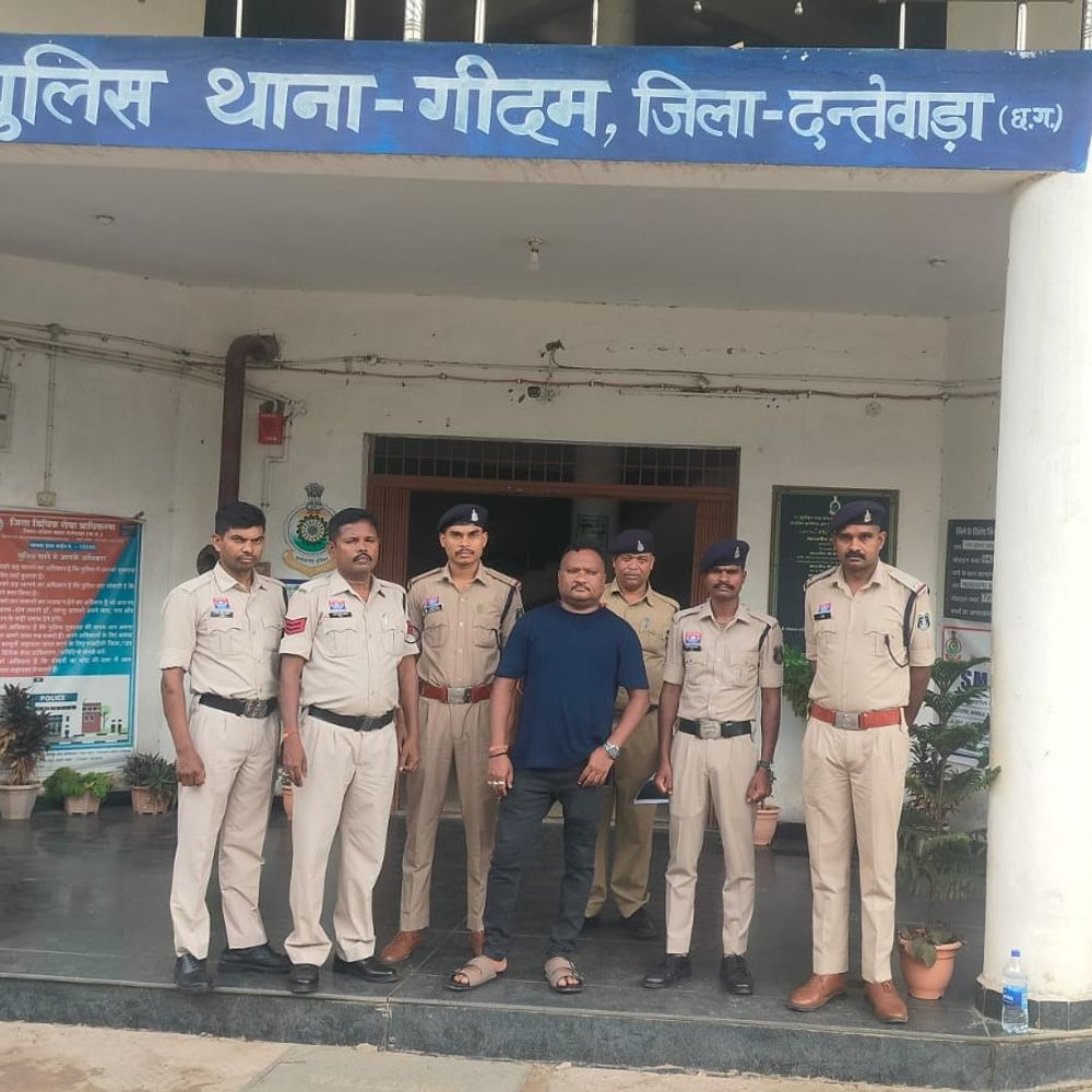 ट्रक ड्राइवर सुसाइड केस में प्रत्यक्षदर्शी चाचा बोला-1 करोड़ मांगे:कहा-नहीं देने पर जान से मारने की धमकी दी, मर्सिडीज चालक गिरफ्तार