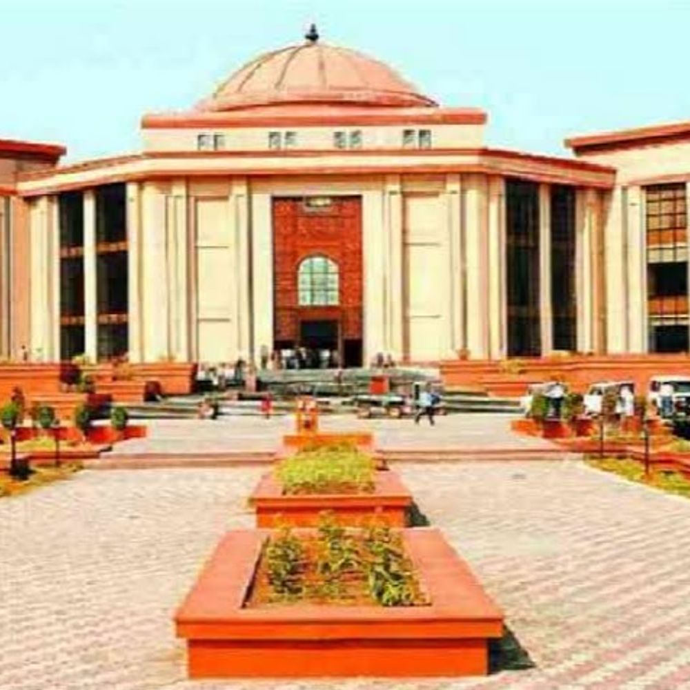 हाईकोर्ट बोला- लोकतंत्र में बहुमत से आशय गैरकानूनी नहीं:भिलाई निगम कमिश्नर को हटाने की मांग, हाईकोर्ट ने 32 पार्षदों के प्रस्ताव को माना अवैध, याचिका खारिज