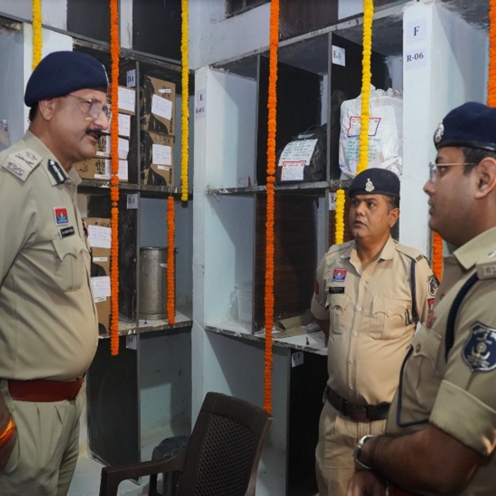 रायपुर के गुढ़ियारी थाने में शुरू हुआ ई-मालखाना:सोना-चांदी, ड्रग्स से लेकर हर जब्त सामान पर यूनिक बारकोड, रिकॉर्ड रहेगा पूरी तरह डिजिटल