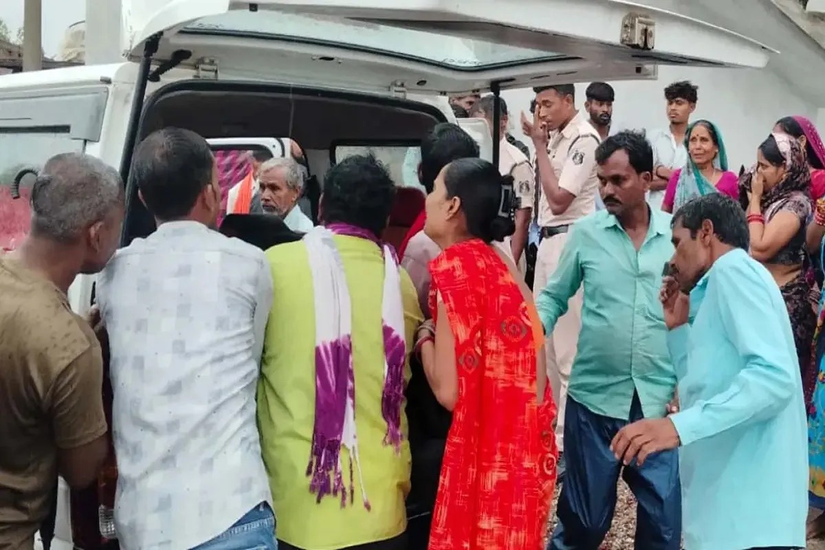 खेलने निकले भाई-बहन की 2 ​मिनट बाद मौत! गड्ढे में मिली दोनों की लाश, गरियाबंद पुलिस जांच में जुटी
