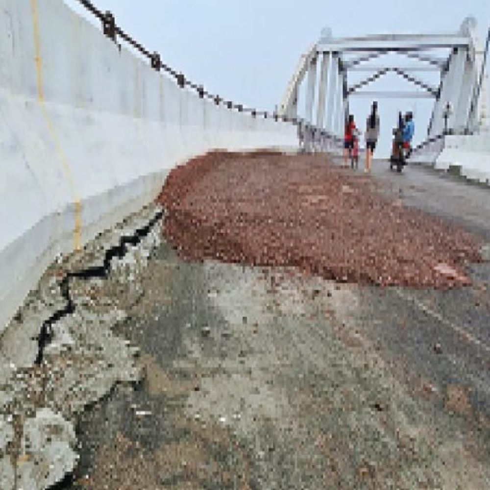 अब खुलेंगी परतें:मुंबई की विजय इंफ्रा ने किया था 26 करोड़ से पुल निर्माण, डीआरएम ने माना- खामियां हुई हैं