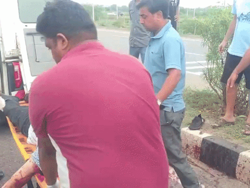 होटल से खाना-खाकर लौट रहे दोस्तों को ट्रक ने कुचला:एक की मौत, दूसरे की हालत गंभीर; जयपुर-उदयपुर नेशनल हाईवे पर हादसा