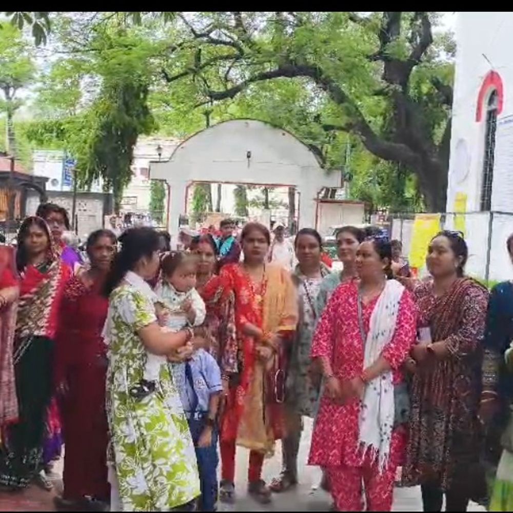 बिलासपुर में दूषित पानी से पीलिया, 2 की मौत:4 महीने से पेयजल संकट झेल रहे हाउसिंग बोर्ड कॉलोनी के लोग, कलेक्टोरेट पहुंचकर किया प्रदर्शन