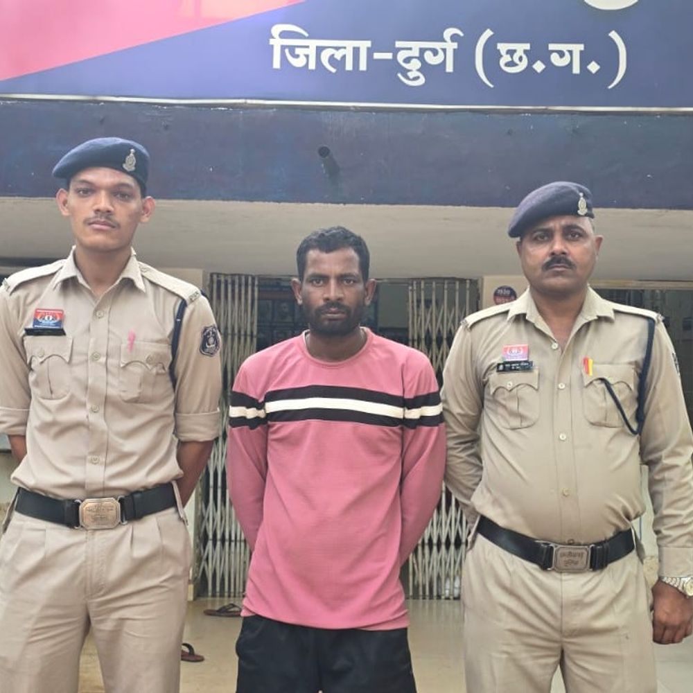 दुर्ग में ऑपरेशन विश्वास के तहत कार्रवाई, 3 आरोपी गिरफ्तार:नशीली टेबलेट और अवैध शराब के साथ 97 हजार से ज्यादा का सामान जब्त