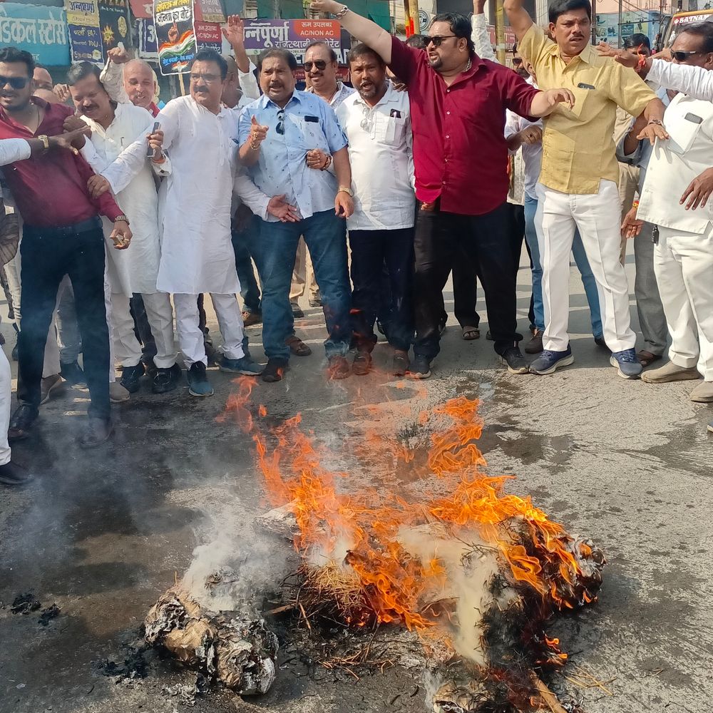 महासमुंद में कांग्रेस का 'वोट बचाओ-देश बचाओ' मार्च, CEC के इस्तीफे की मांग