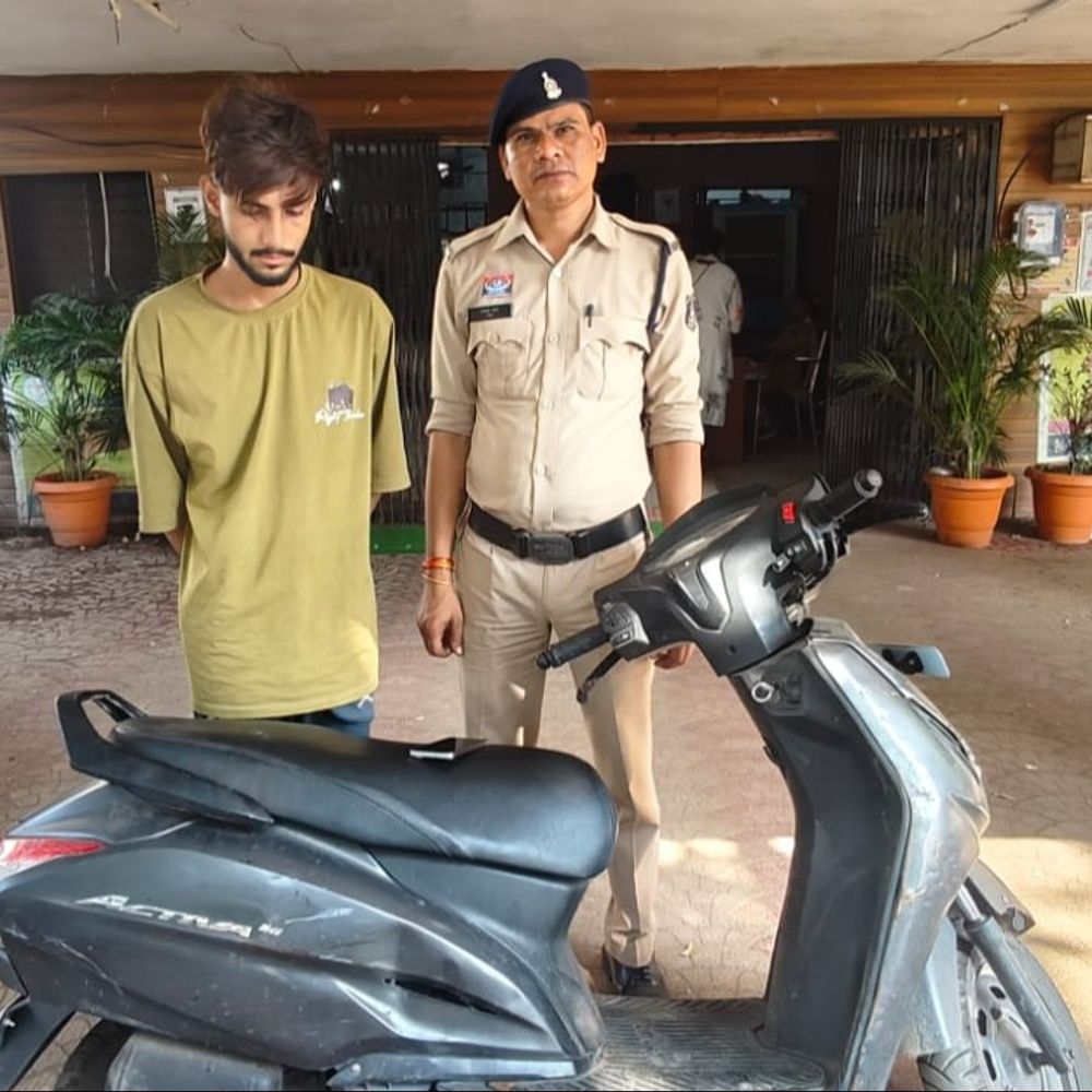 रायपुर में पत्नी के साथ टहल रहे युवक का मोबाइल लूटा, एक आरोपी गिरफ्तार